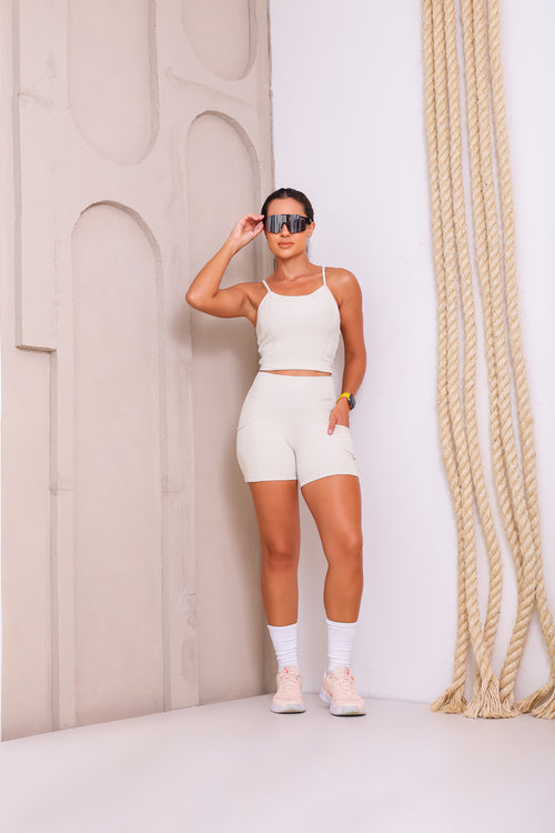 Conjunto Short com bolso e cropped alça fina Off-White