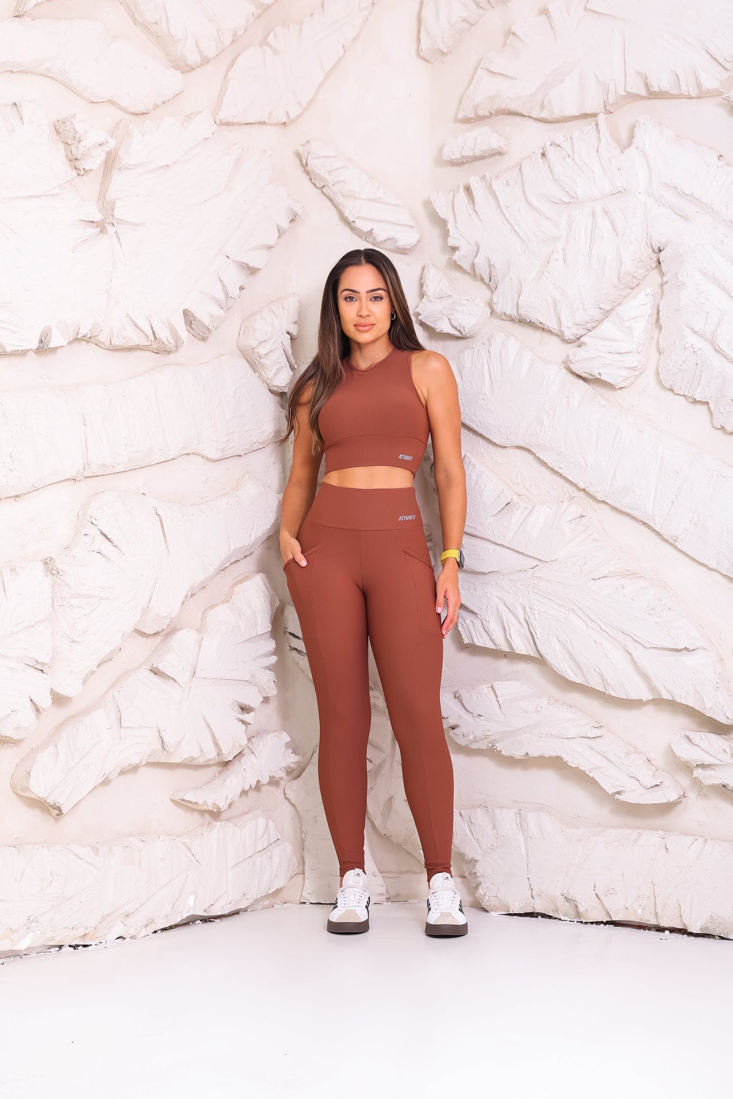 Conjunto Legging com bolso e Cropped Marrom
